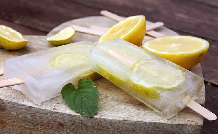 DIY: Healthy 3-Ingredient Lemon Popsicles